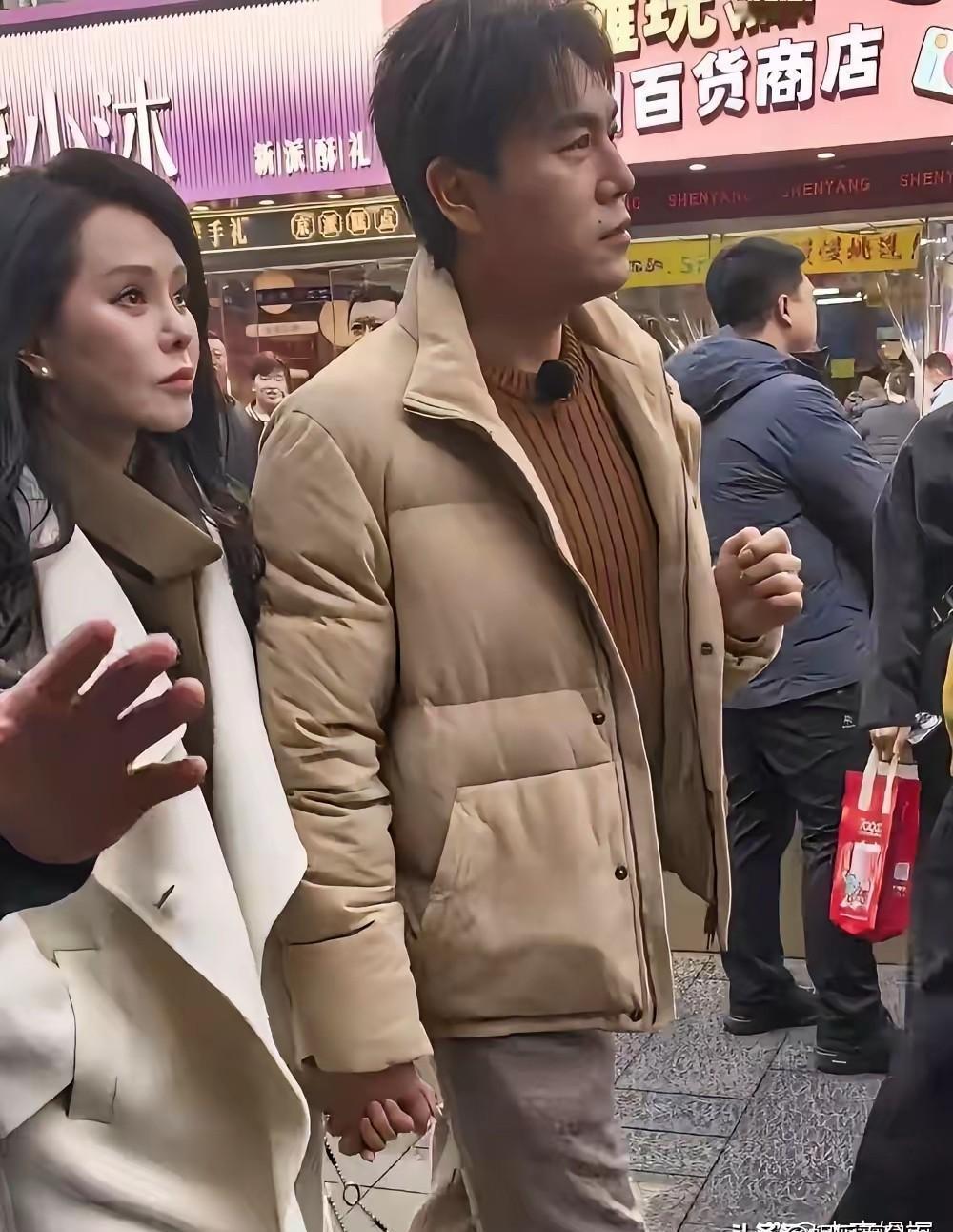 46岁和36岁结婚时，谁也没料到这个组合能走成今天这样。
伊能静把“冻龄”活成了