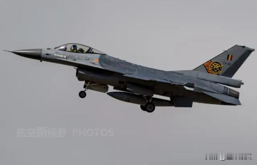 比利时将提供F-16。比利时媒体称，今年3-9月将向丹麦派遣2架F-16B战斗机
