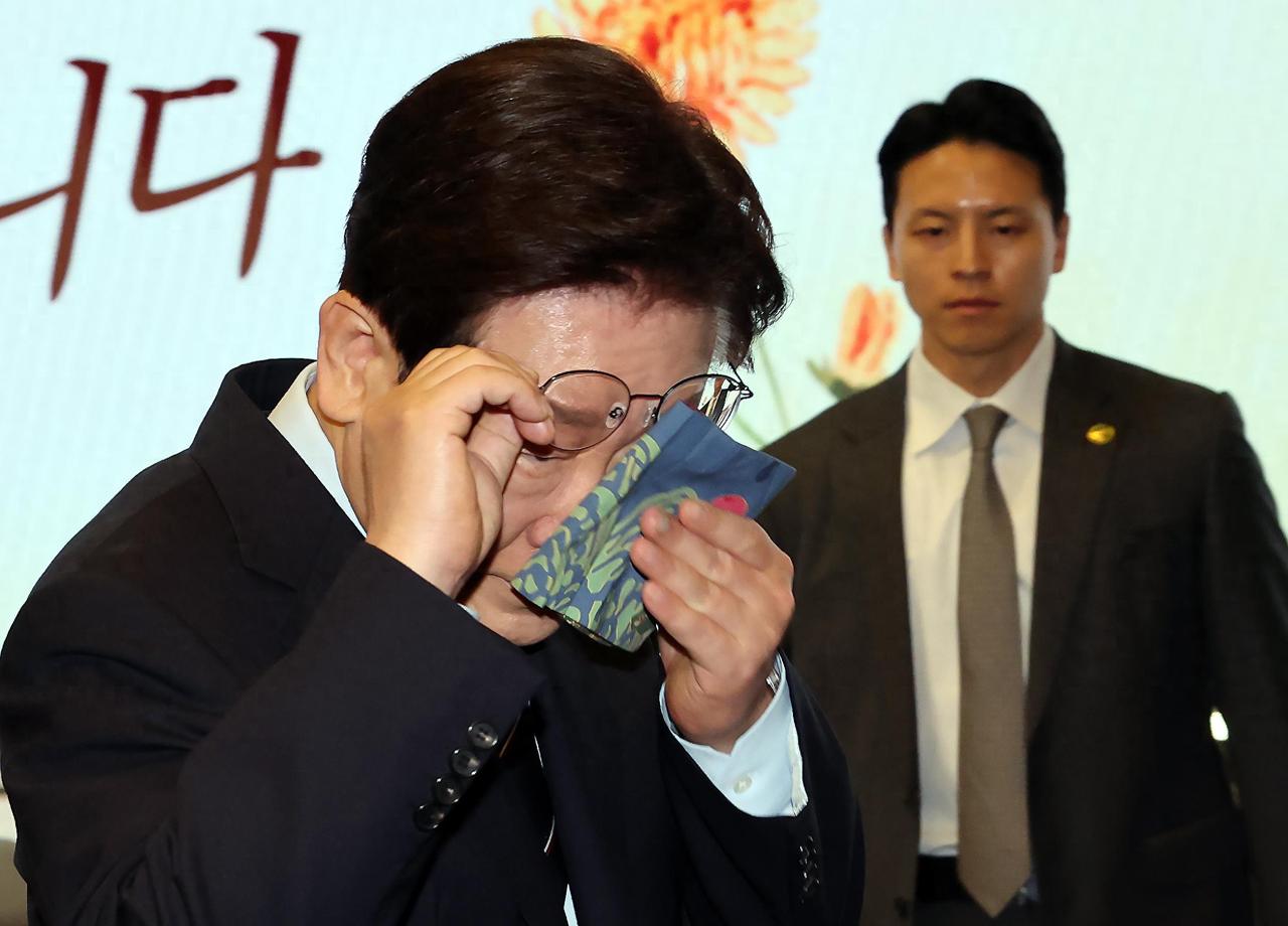 全场动容！韩国总统李在明含泪承诺：子女不在就让国家尽孝！
2026年5月8日，这