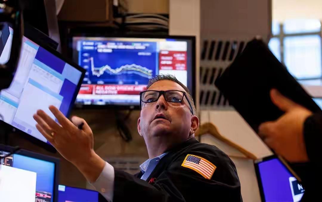 油价为啥美国扛不住？
表面上是通胀，实则害怕的，是石油-美元的整个信用体系爆雷。