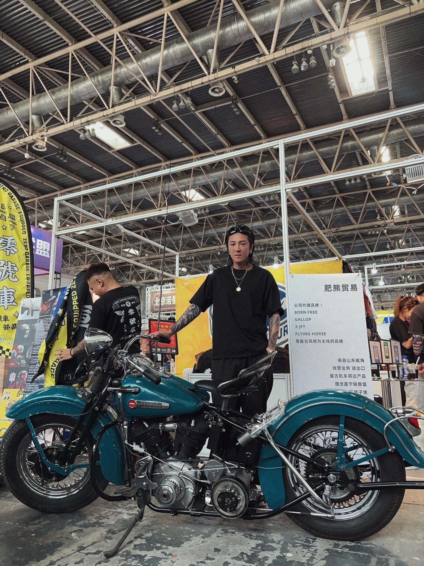 还得是老家伙。哈雷1937EL
哈雷复古机车