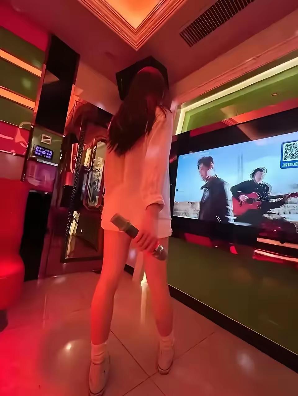 会所女孩收了大叔10万转账和首饰，原配一纸诉状全要回，法院判了！

广东中山这桩
