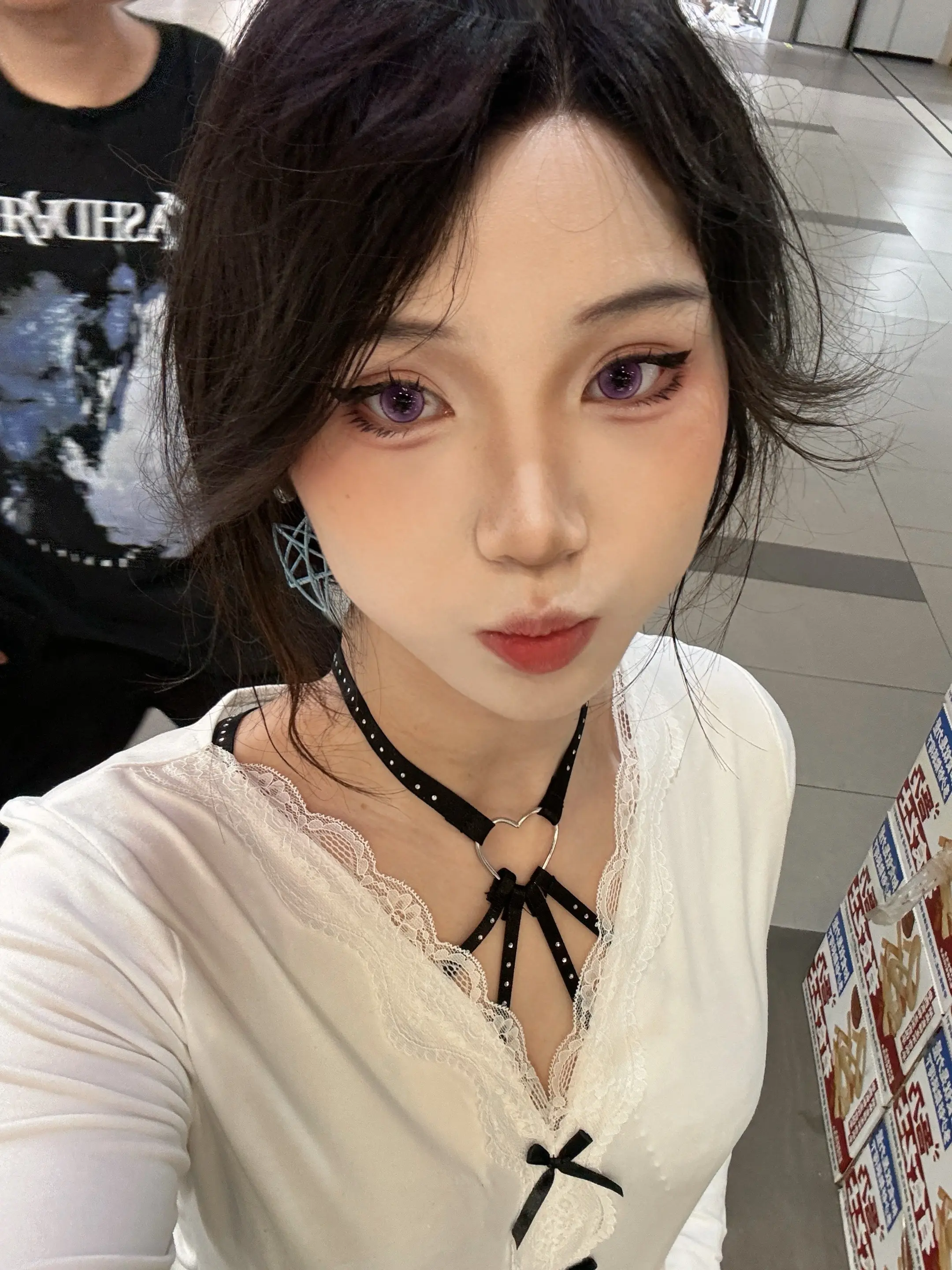 妆容进步好多了！˙ᗜ˙。果然画的多了，就越来越好了🌚分享照片