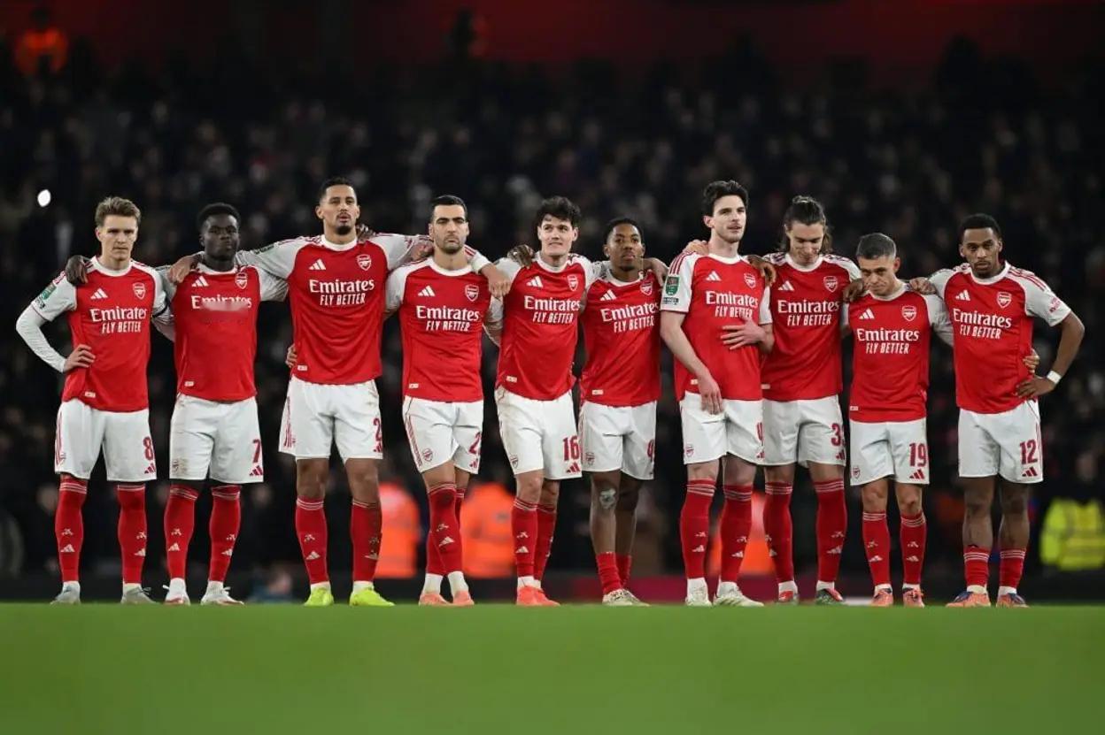 钢丝险途步履坚，薄冰之上行路远。阿森纳目前的"走钢丝足球"模式，给比赛增添了一种