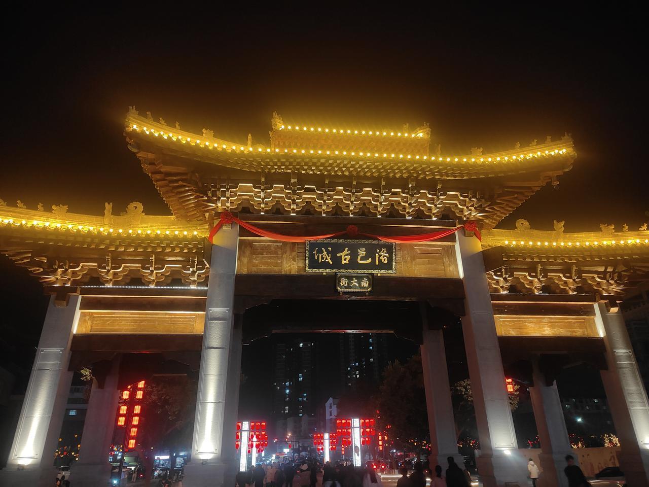 新年生活图鉴过年是待在老家开心，还是出来玩开心？