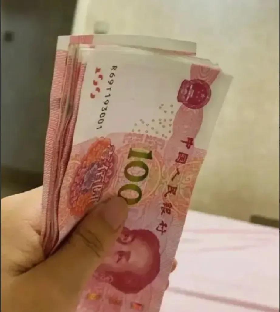 女婿每个月给他妈妈2000块钱，同样都是妈妈，我也要求女婿给我2000块
女婿买