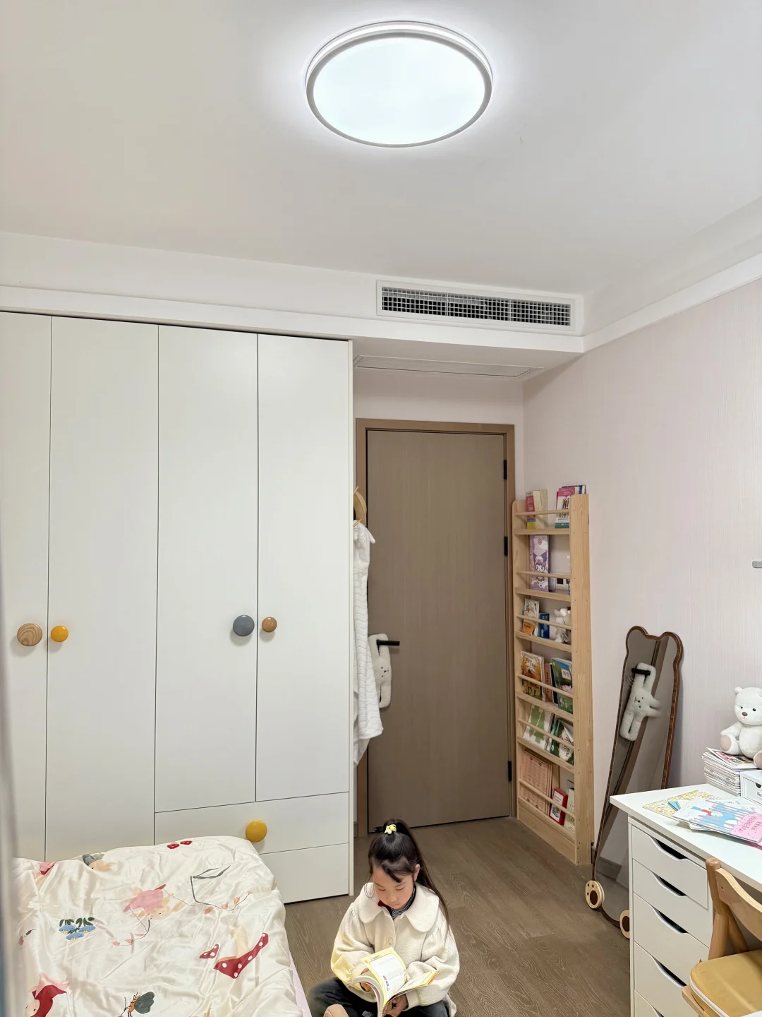 3楼儿童房的小幸福都是吸顶灯给的🏠