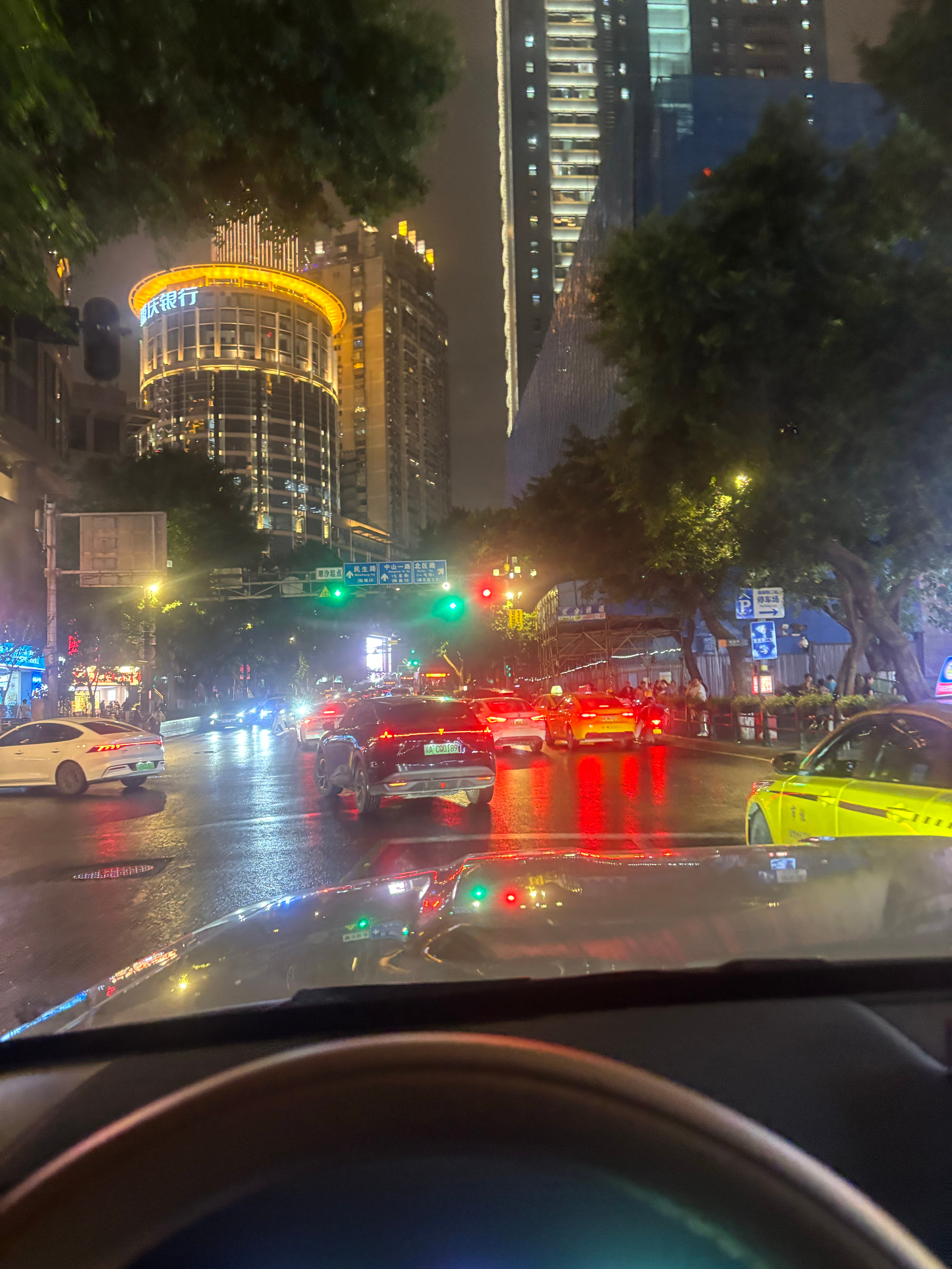 重庆解放碑你就来吧不管是地上还是地下能通过的都不是孬种 ​​​