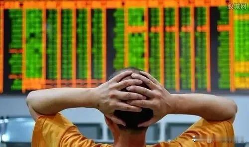 午间较短说几句：
1.三大指数窄幅震荡，五日线稍有压力，毕竟节日前资金偏于谨慎，