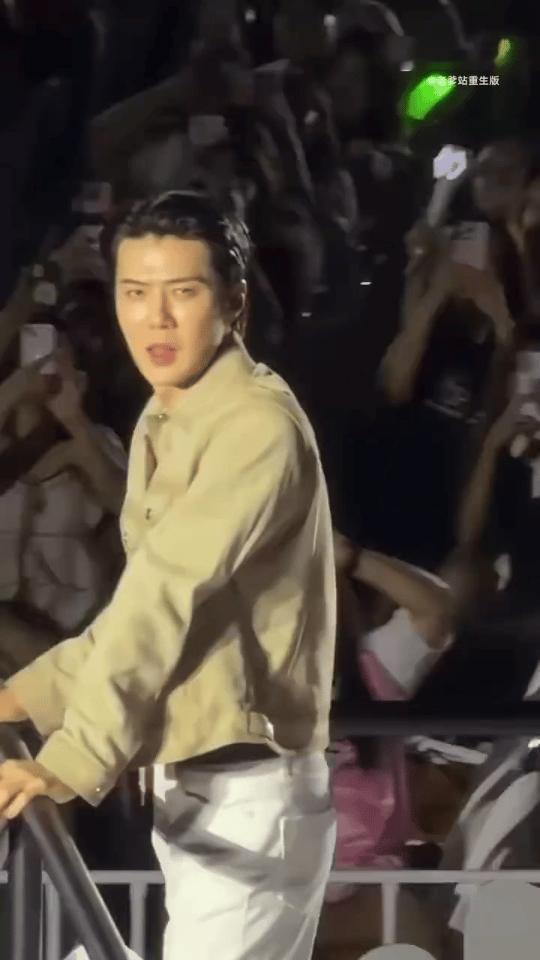 这是吴世勋？yx那么久的回春居然还是这样，这个脸就像馒头放水里面泡一整天，胖胖的