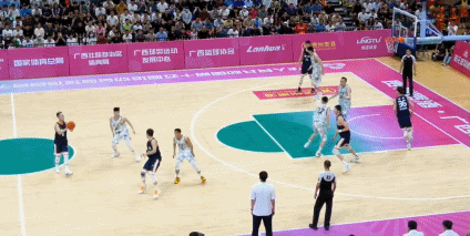 北京时间6月6日下午，全运会男篮资格赛迎来重磅较量，卫冕冠军辽宁队与重金引进周琦
