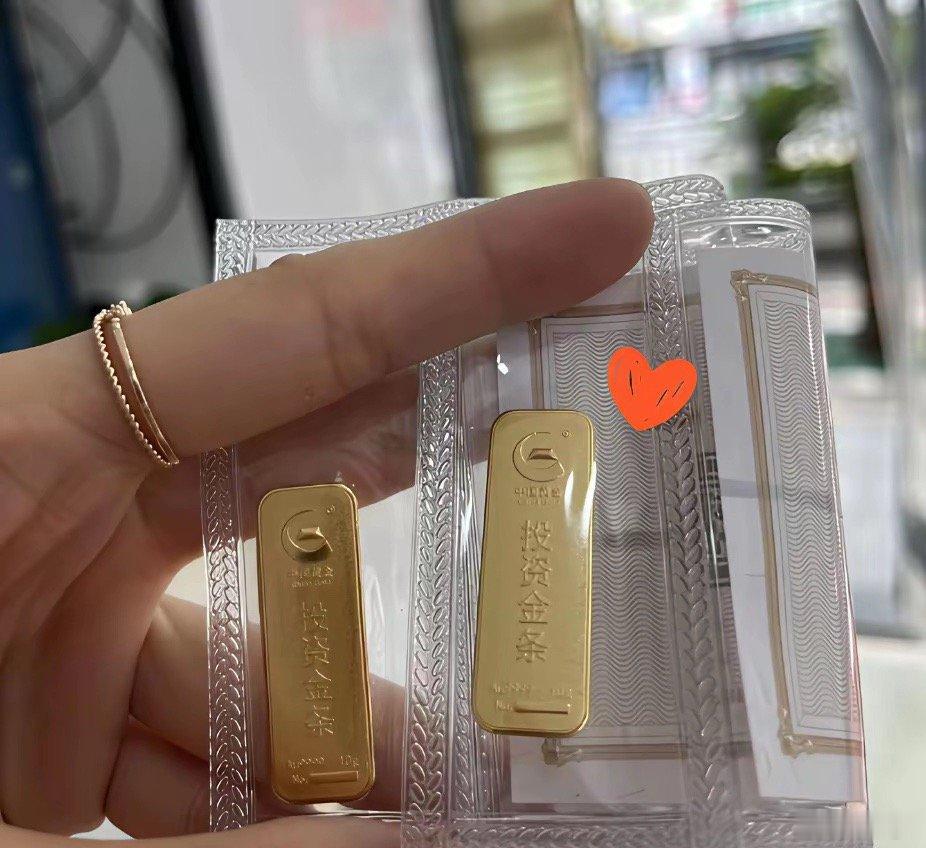 昨天买到黄金的人？估计笑的后槽牙都快露出来了，6月12日大盘金价已经涨到了915