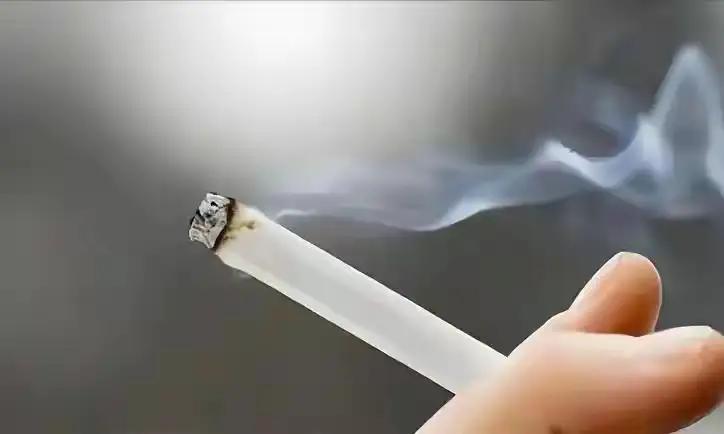 《“烟酒刺客”与护心奇招》

人生在世，难免推杯换盏、吞云吐雾。可谁曾想，这看似