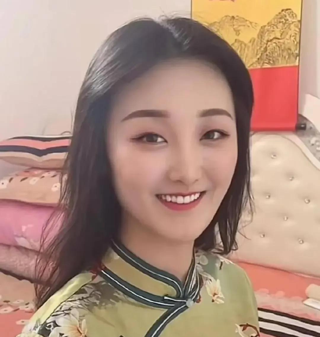 现在最后悔的人应该就是陈亚男了。如果她当初没离婚，那么现在的生活，恐怕完全不一样