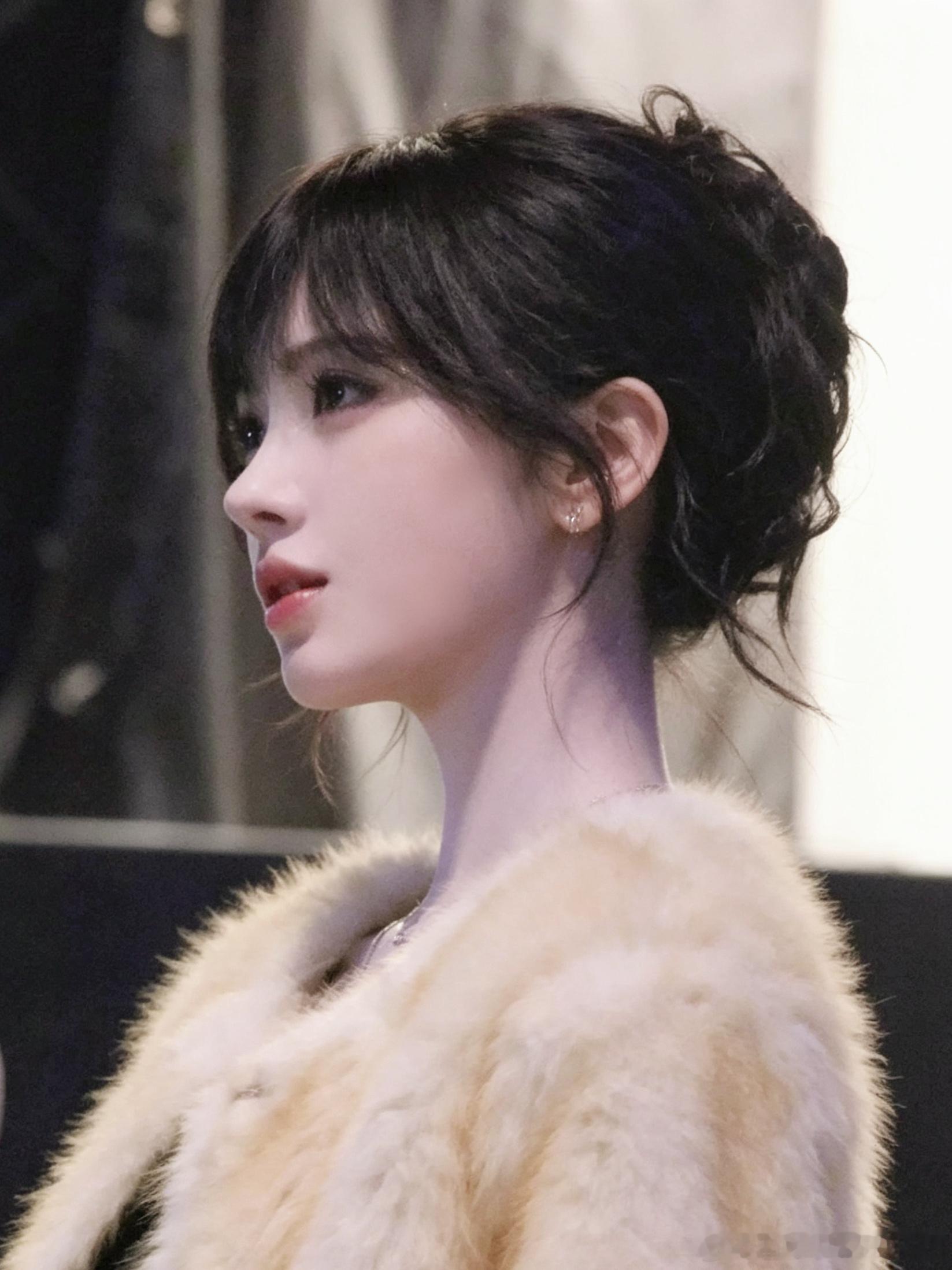 鞠婧祎  jjy鞠婧祎苏绿夏 jjy鞠婧祎万花世界 “高山挡住了炽热的风，却挡不