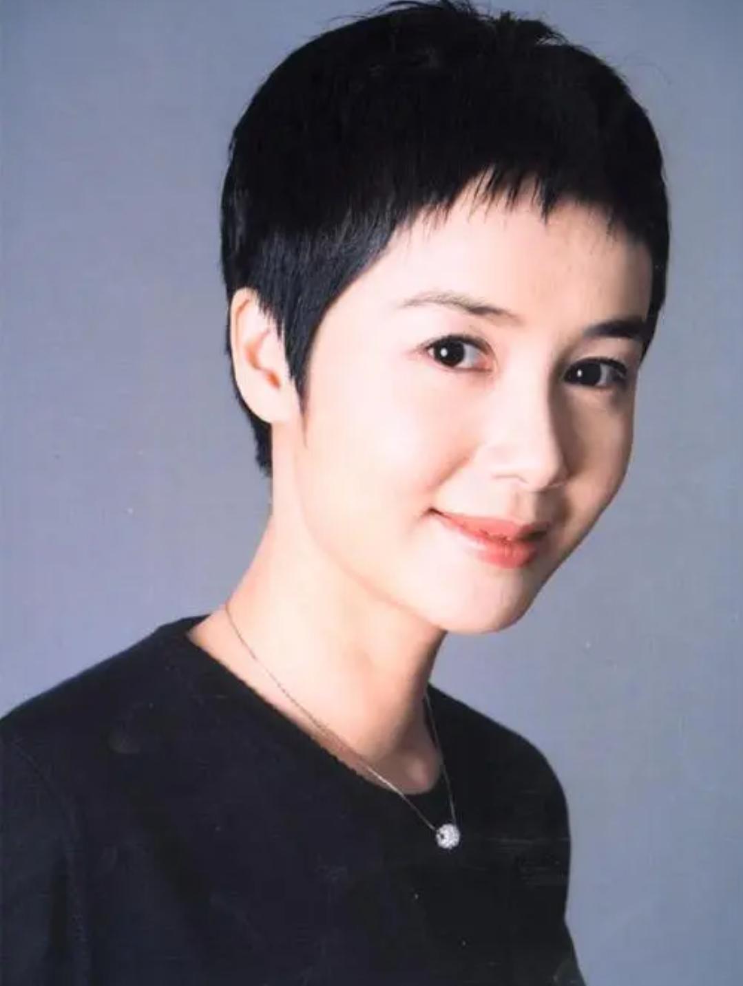 蒋雯丽事件的曝光，暴露了一个“小圈子”的恶俗娱乐 明星