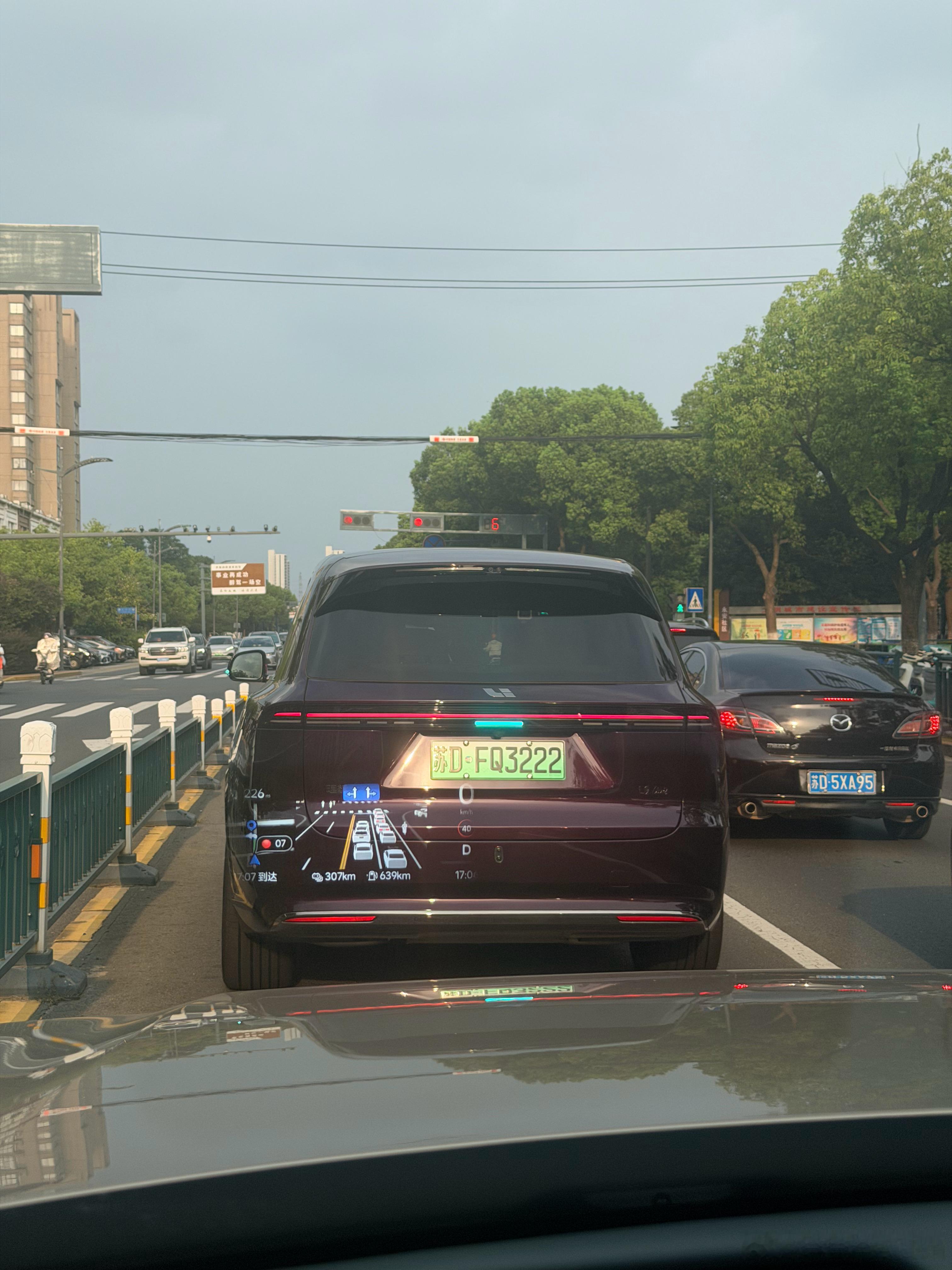 全身紫的L9 Livis第一次见 ，有点骚