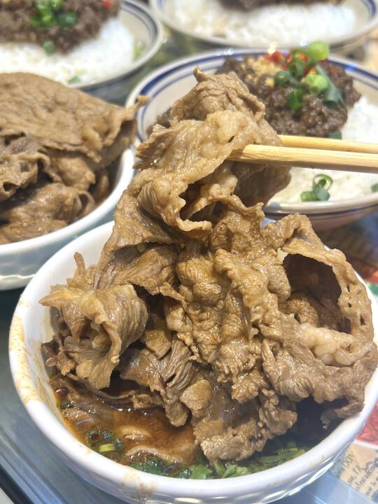 这一口沙嗲火锅是真的嗲啊…