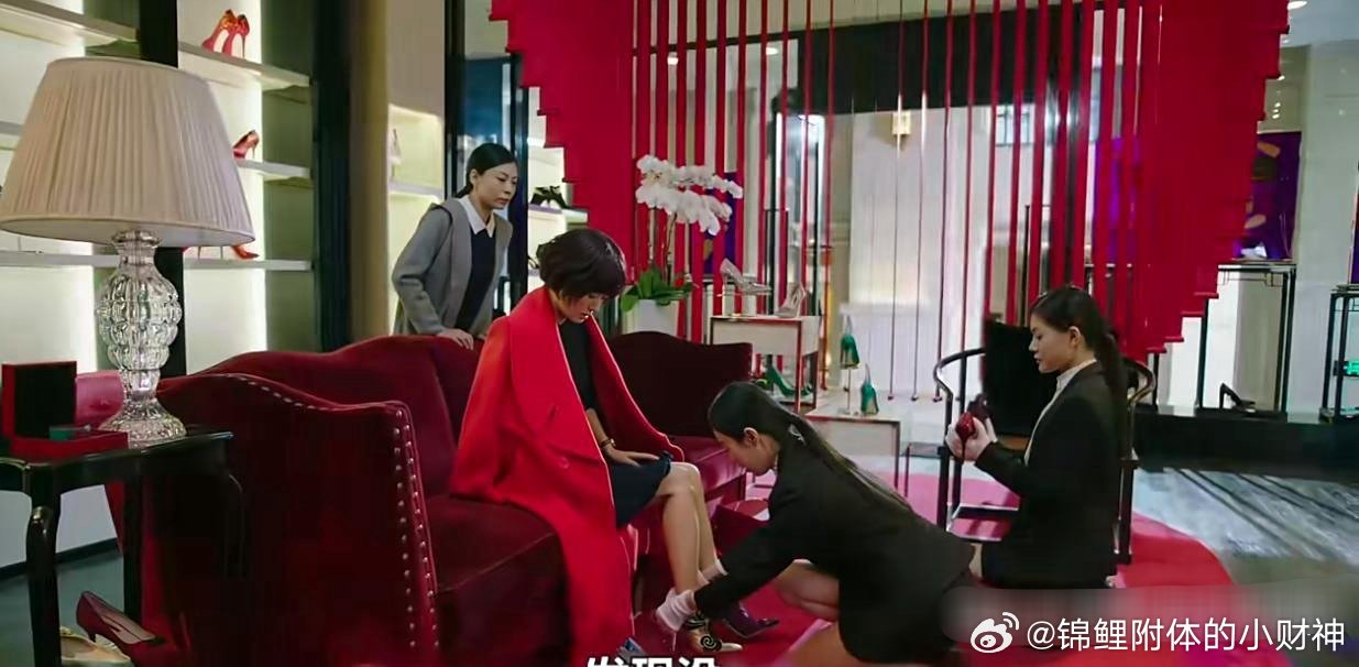 《我的前半生》里，陈俊生年收入150万，为啥罗子君买8万块的鞋、吃燕窝，让人觉得