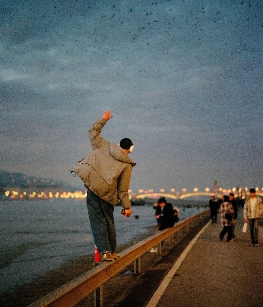 有些事老天让你做不成， 那一定是在保护你。 停电了，车坏了， 晚点了，错过了， 