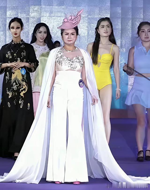 广东国际模特大赛冠军引争议广东国际模特大赛组委会辟谣广东赛区冠军当一个明显不符合