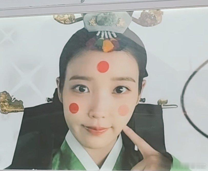 世界上怎么会有如此可爱的人iu李知恩