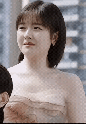 虽梨花带雨，但也遮挡不住她的美丽；虽楚楚可怜，可石头都感觉到了对她的心疼。这句话