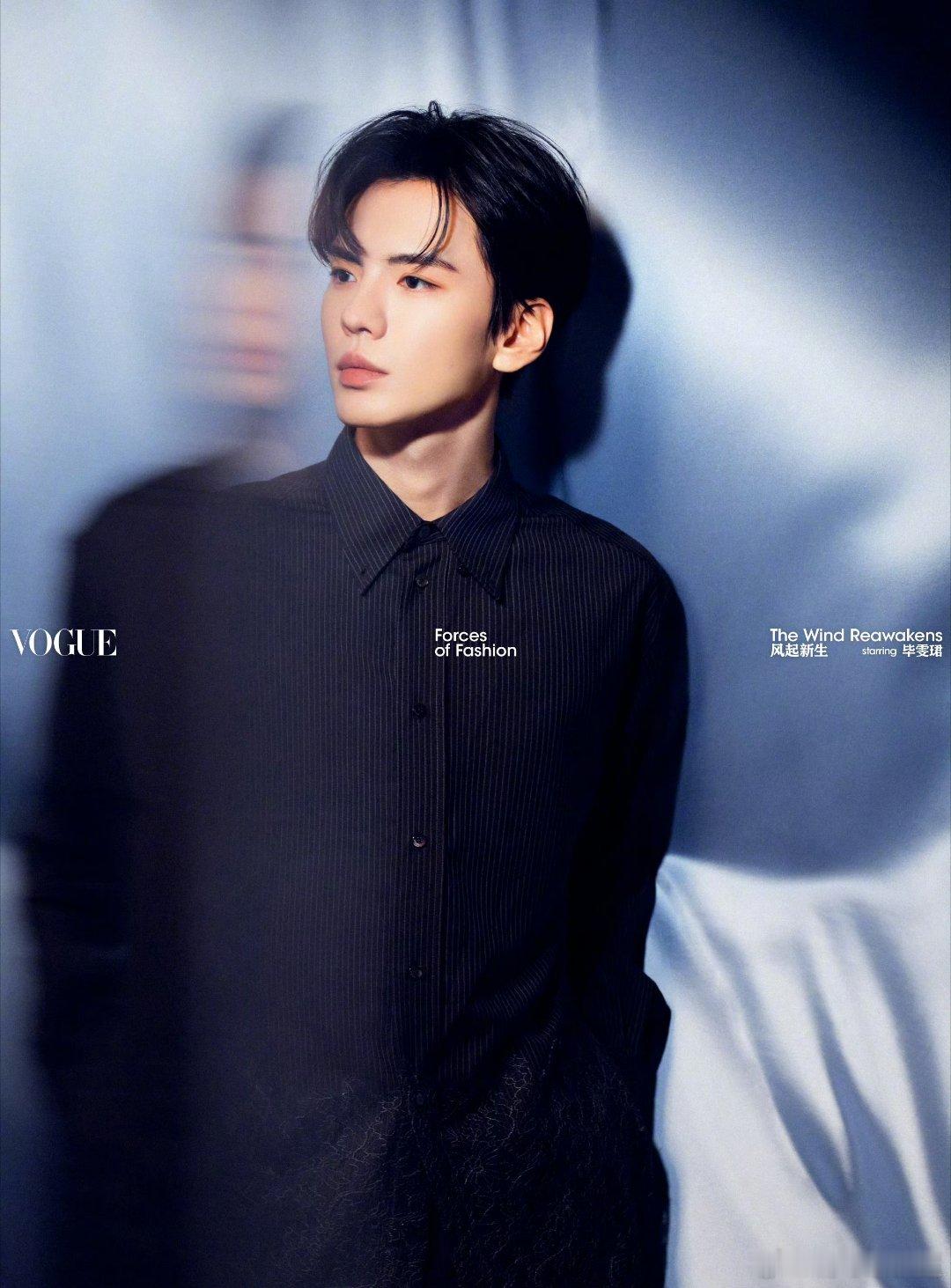 VOGUE男星创意大片发现这次拍男星好喜欢仰拍，被风吹起来了一样，，，一眼看到了