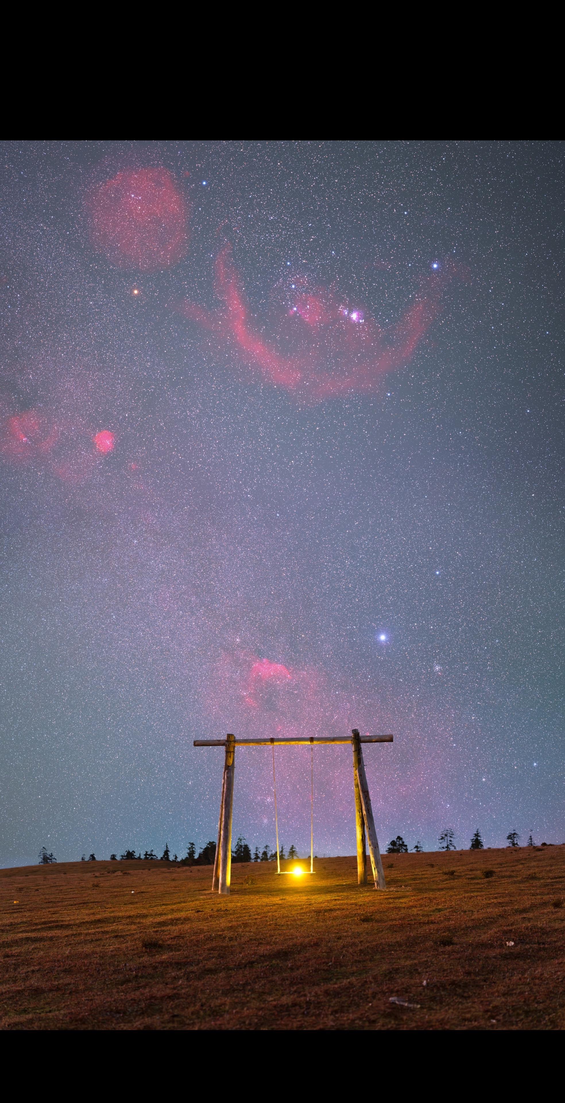 好想和你坐在秋千上一起看星空