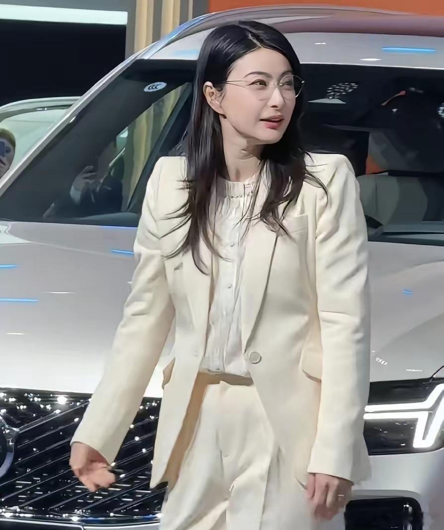 好消息好消息郭晶晶又有了新的身份不光是全运会火炬手，凭实力，现在又成为了沃尔沃的