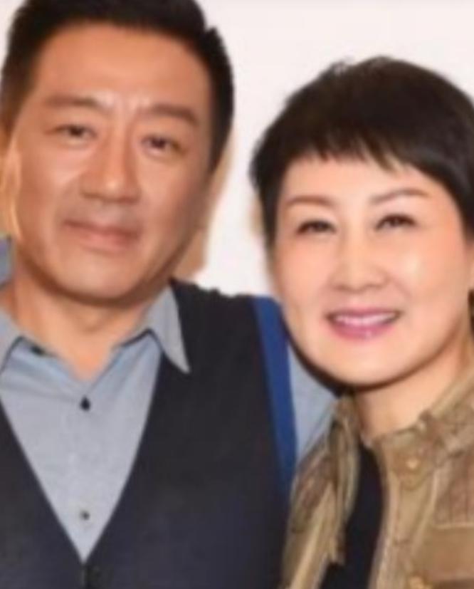 1996年，演员张凯丽听说婆婆要来家里住，干脆单独给婆婆买了套房子，可她丈夫说什