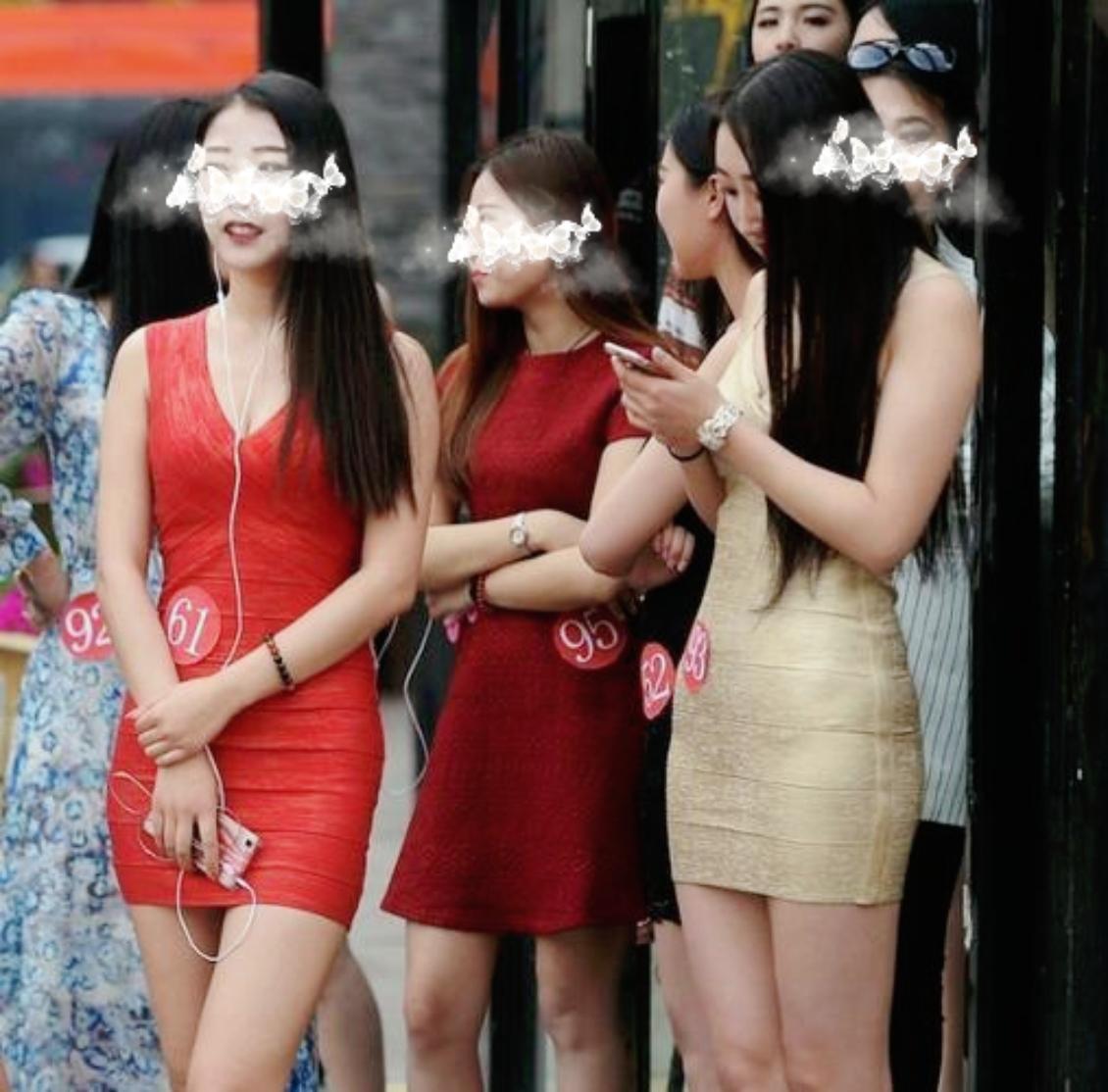 上联：有心栽花花不发求下联随处看美美满街