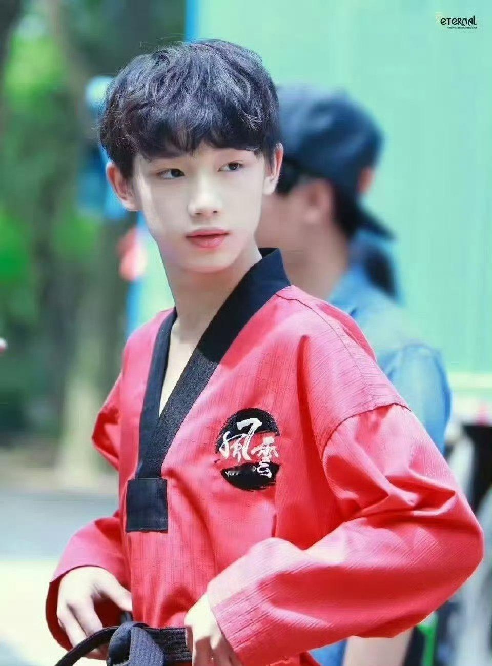 谭松韵丁程鑫居然一起演过偶像剧 考古到宝了！原来两人早有合作缘分，《旋风少女2》