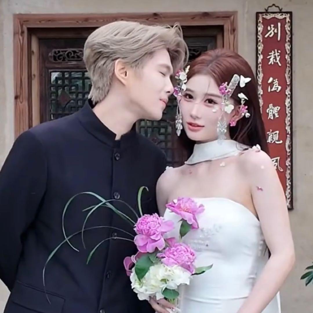 鹿哈老婆晒婚纱照鹿哈老婆在社交平台晒了自己的婚纱照，这也太好看了吧，祝福祝福 ​
