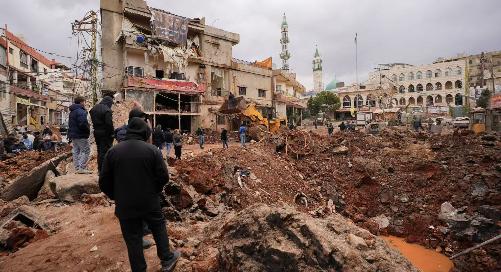 以色列跟伊朗打得热火朝天，前线都炸冒烟了！以色列特种部队却化装突袭，深入黎巴嫩在