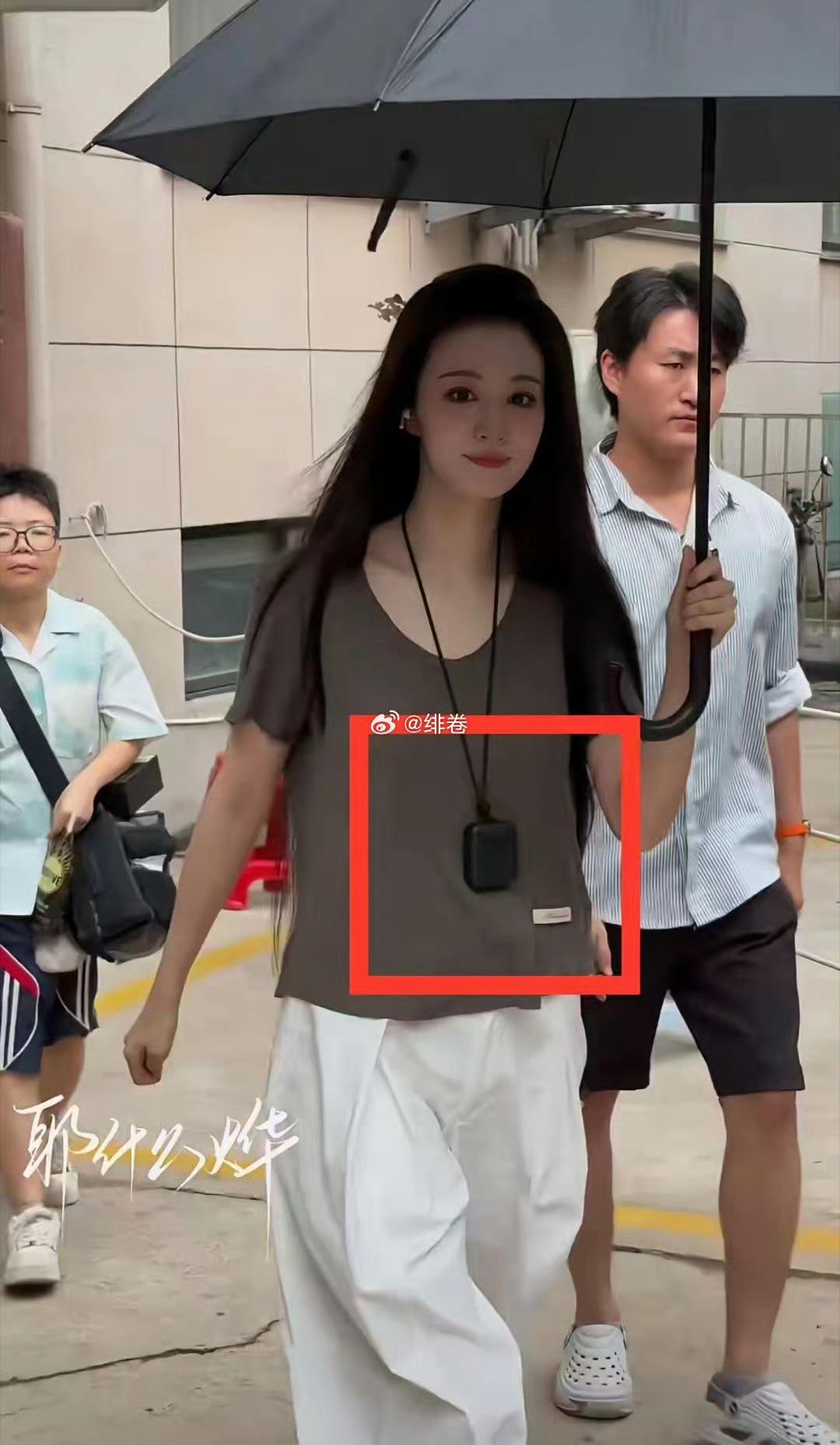 王楚然进组连轴赶戏，我理解
片场环境受限条件一般，我也理解
但是我不明白为什么好