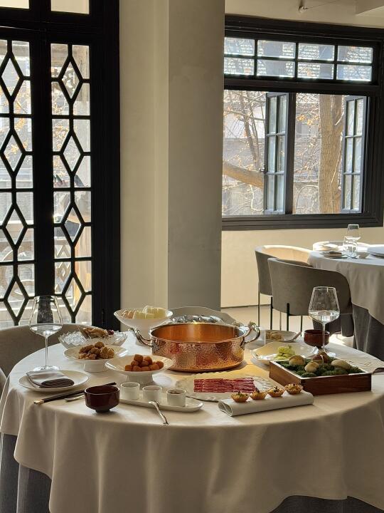 西湖边…请客吃饭坠成功的一次！！！