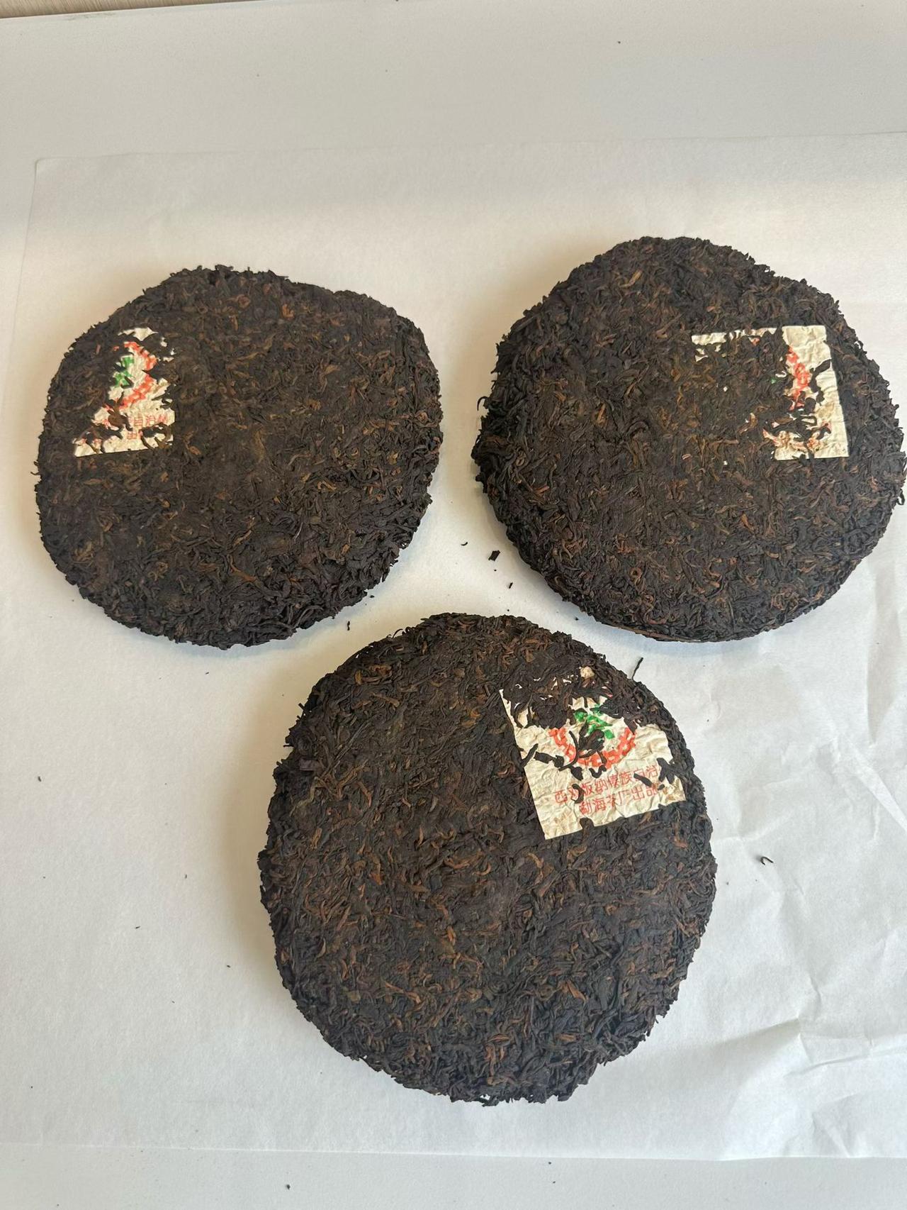 好价分享3片纯干仓无纸97水蓝印熟，勐海茶厂经典品质熟茶，这三片仓储特别好，实物