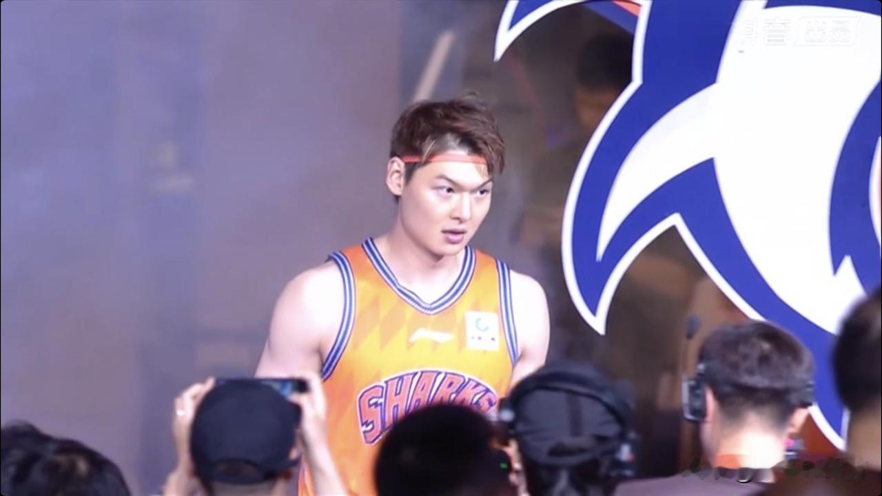 王哲林29分13篮板，CBA总决赛G5:上海队103-82大胜广厦队大比分4-1