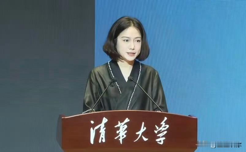 翁帆与章泽天频繁出现在公众视野，很容易带来一种误导：陪伴德高望重的前辈，比和同龄