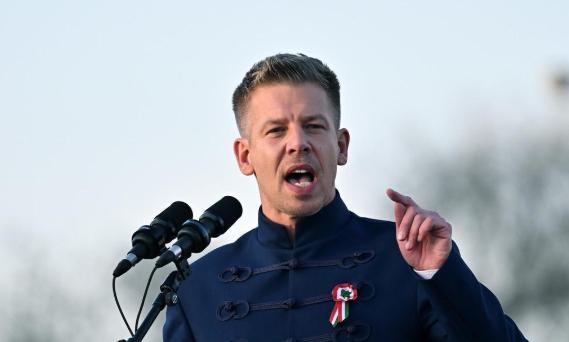 欧尔班时代算是结束了，匈牙利新总理刚一上任就立马表态，既要跟欧盟、北约好好处关系