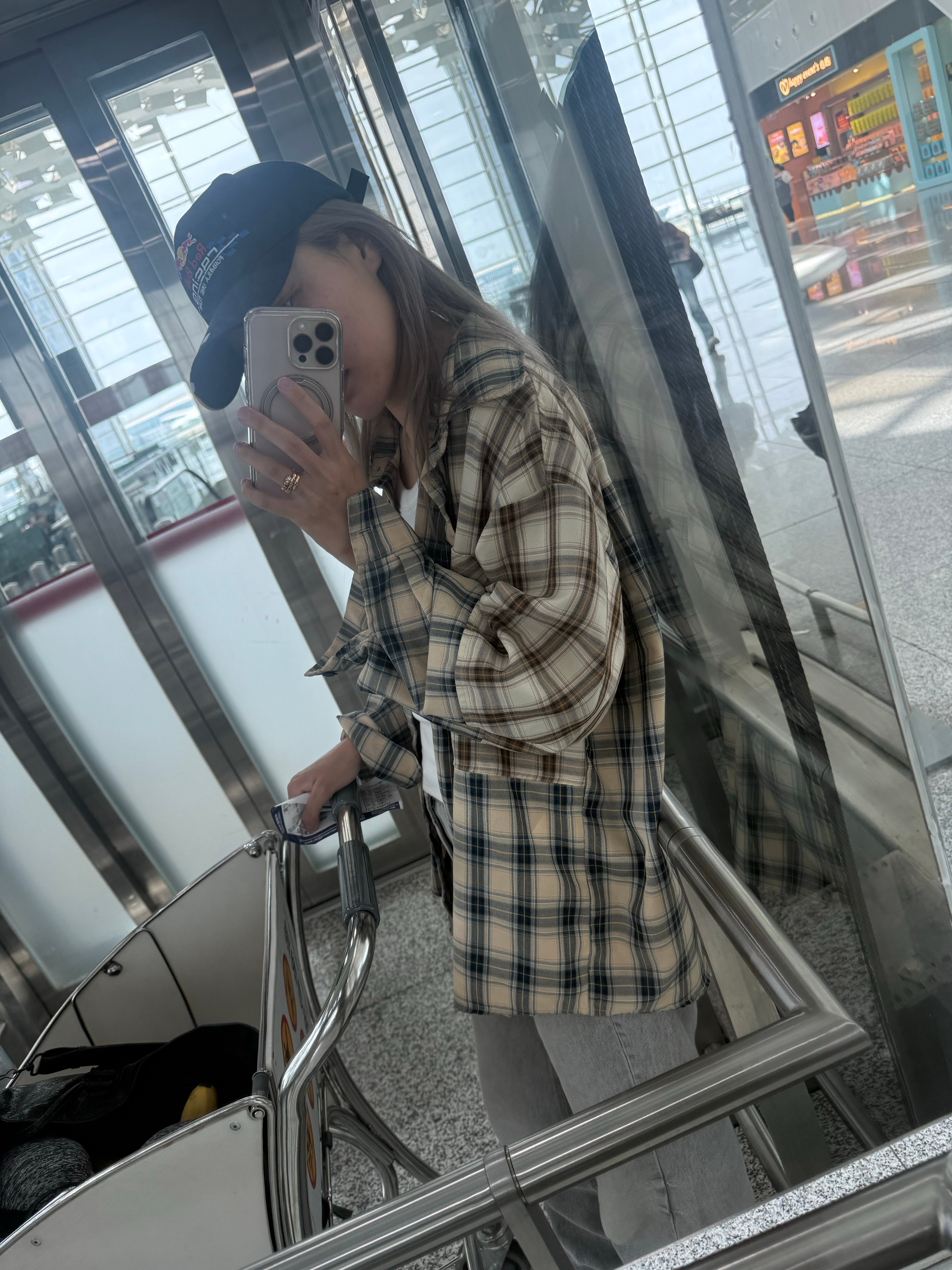 mia的plog时刻 深圳机场也太太太大了……走了半个小时才到登机口早上吃的这点