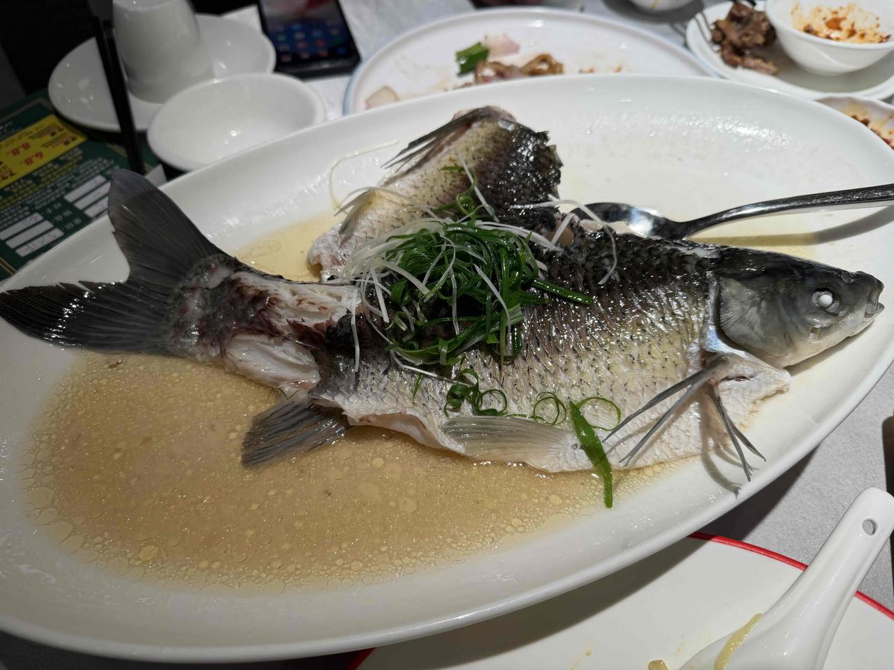 二刷！封神的油盐蒸山坑鲩依旧C位，干逼黑棕鹅、沙姜猪肚、虾仁炒蛋等出品也绝对在线