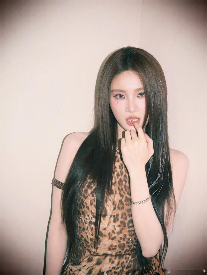 张慧雯清唱没跑调沉浸式聆听清唱片段，张慧雯咬字清晰旋律稳定，卸下紧张感，唱歌氛围