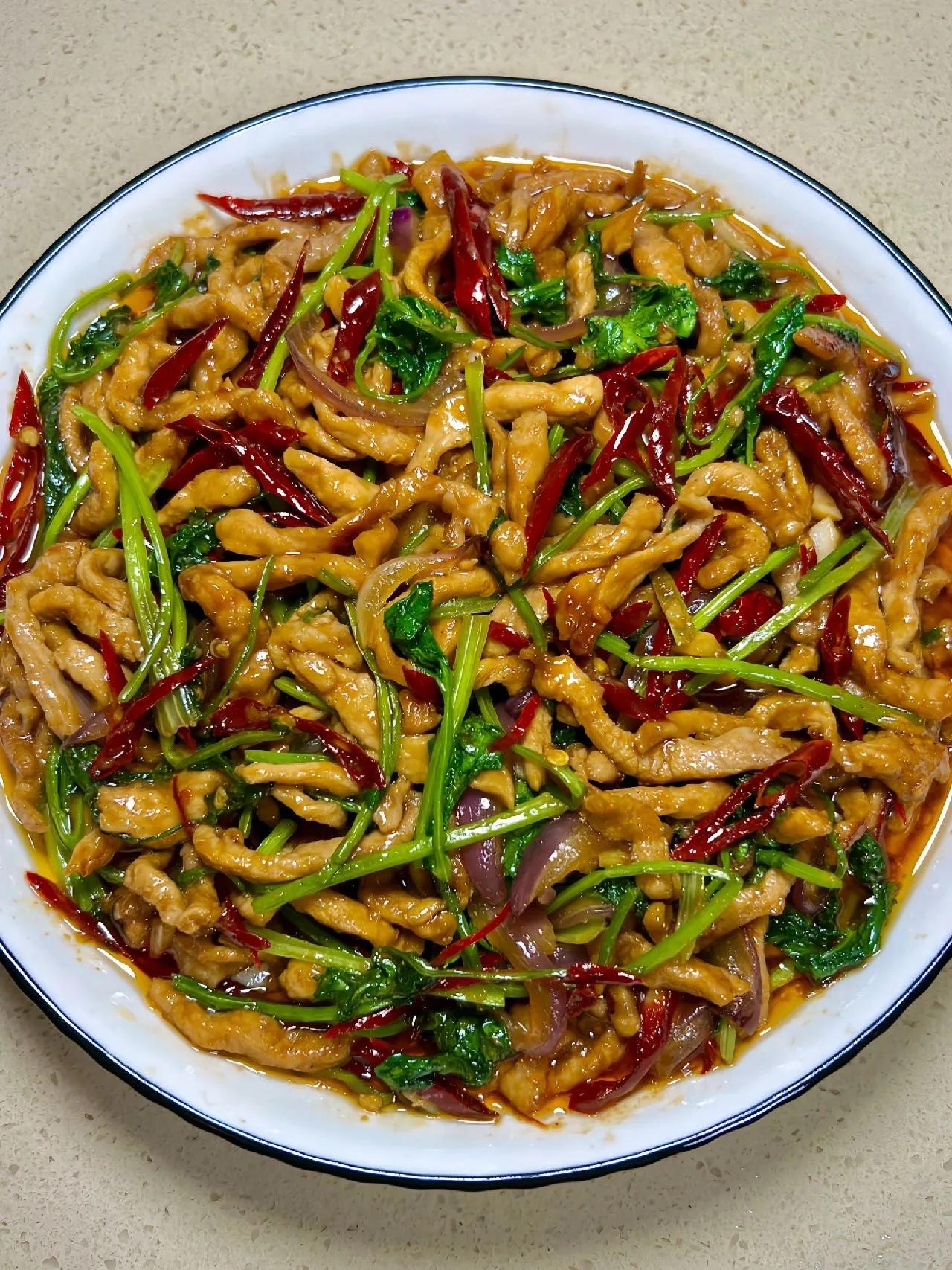 香哭我了！下饭是真无敌！

再一次表白东北菜！东北菜真的好好吃啊

这次又新学了