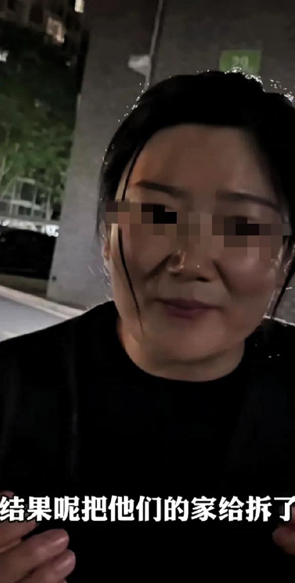 下楼丢个垃圾，竟捡到了婚姻里最暖的真相！

看见丈夫闷在车里不回家，妻子一句关切