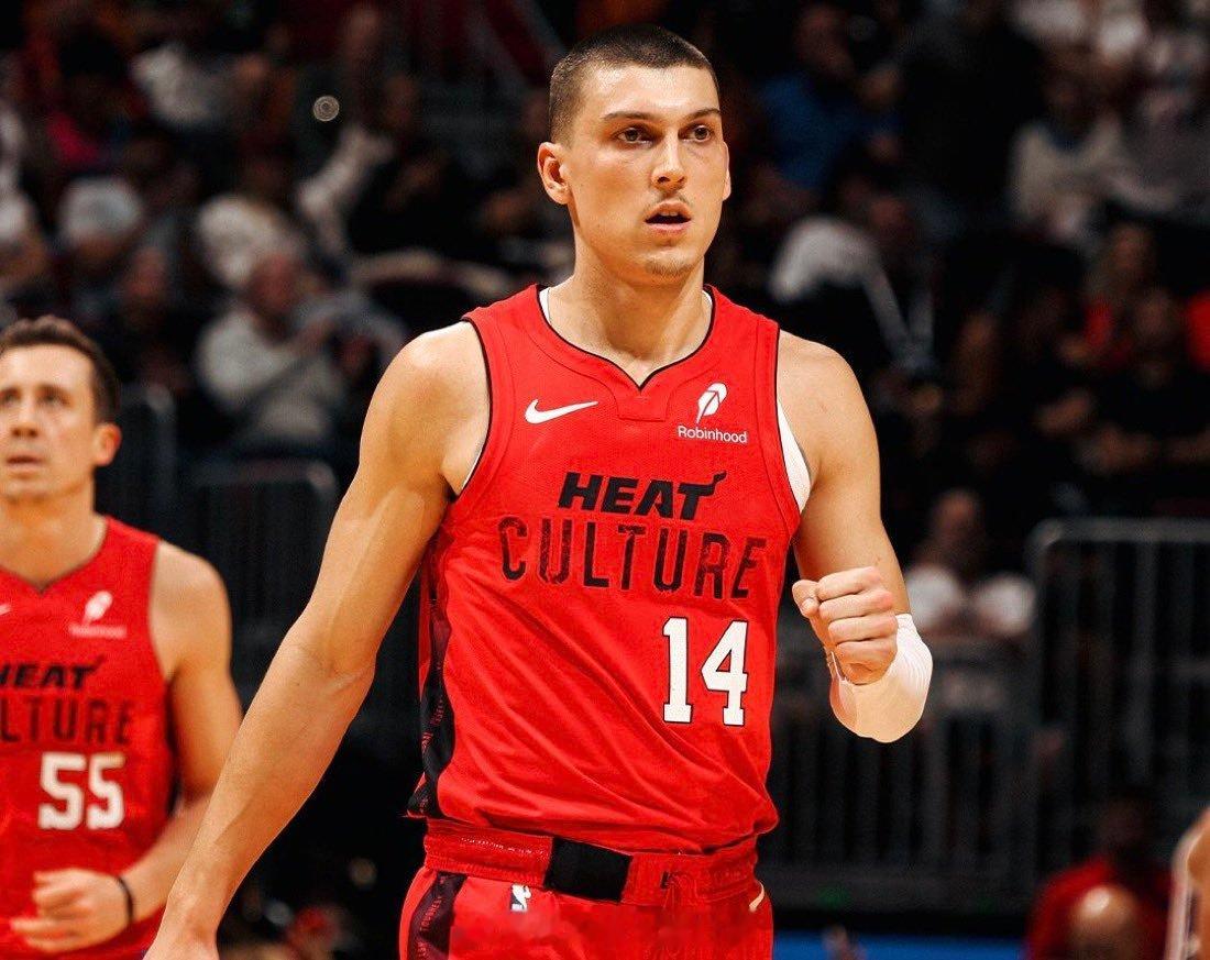 奥康纳：灰熊队对潜在的泰勒·希罗换贾·莫兰特的交易没有兴趣。 