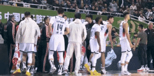 山东高速主帅邱彪终于忍无可忍了！在今天山东高速客场挑战南京天之蓝的比赛中，当时山