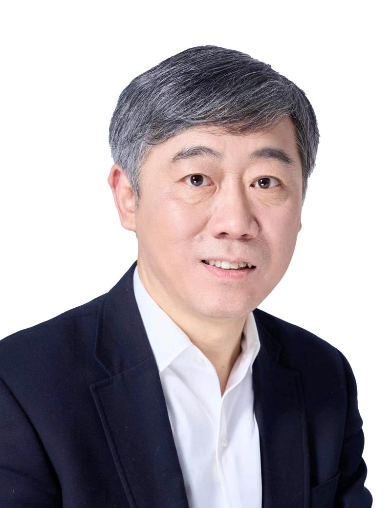 清华教授拍桌怒斥：交了一辈子公粮的七八十岁老人等不起，别再拿“从长计议”糊弄人了