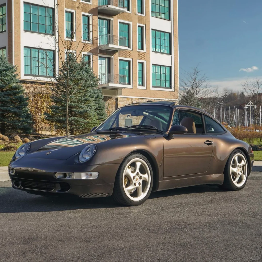 一辆独一无二的定制保时捷 993 Targa